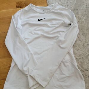 Nike Dri-Fit boy's White Long Sleeve Crew Neck Pullover T-Shirt Size Lar…
